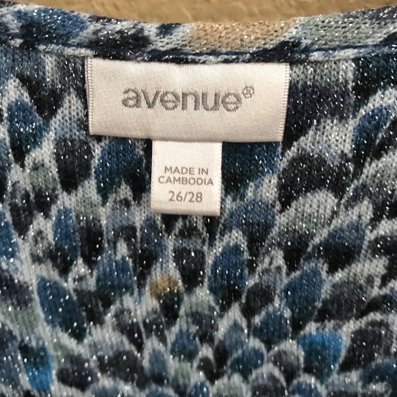 3/$35 Avenue Lightweight sweater - Picture 2 of 5